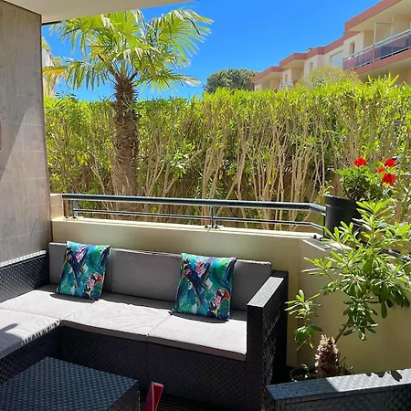 Le Familial, Piscine Et Garage *